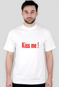 Biały T-shirt z czerwonym napisem Kiss me !