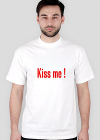 Biały T-shirt z czerwonym napisem Kiss me !