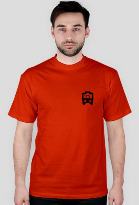 Małe logo na lewej piersi