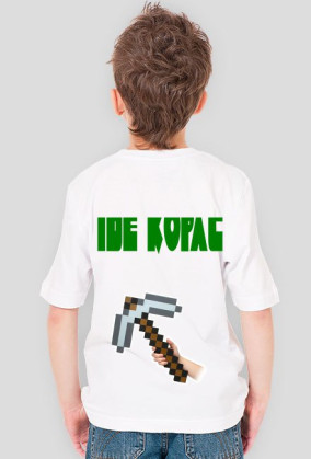 Biała KoSZulka ide kopać