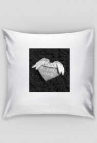 Poduszka "Love alvays wins"