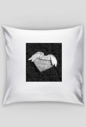 Poduszka "Love alvays wins"