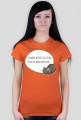 Człowiek w pracy się zużywa, Kotek pół dnia odpoczywa – t-shirt damski
