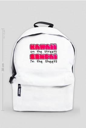 Mały plecak z kawaii napisem "Kawaii on the streets, senpai in the sheets"