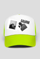 Czapka z daszkiem i modnym logo