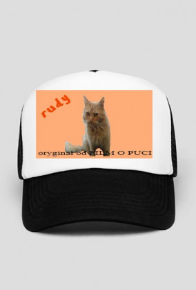 czapka z daszkiem rudego