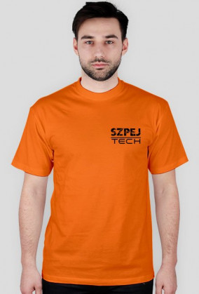 Koszulka SzpejTech na piersi