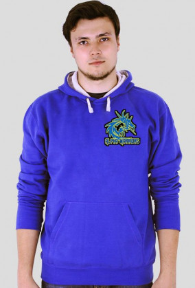 bluza z logiem na piersi