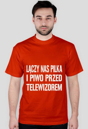 Łączy nas piłka i piwo przed telewizorem