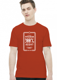 Czerwona koszulka z napisem W pracy wyrabiam 300 % normy