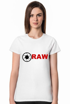 "SUROWY" T-SHIRT