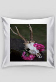 Skull king pillow