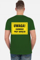 T-shirt zachodzi przy skręcie