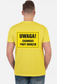 T-shirt zachodzi przy skręcie