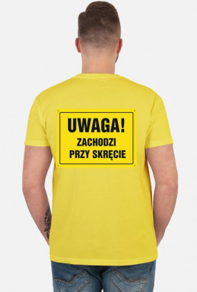 T-shirt zachodzi przy skręcie