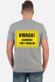 T-shirt zachodzi przy skręcie