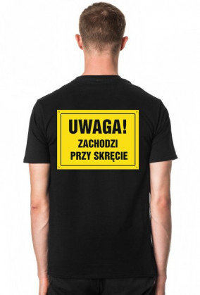 T-shirt zachodzi przy skręcie