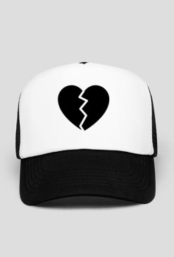 Czapka BROKEN HEART