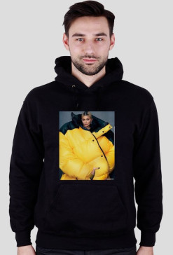 KYLIE JENNER IN YELLOW (HOODIE)