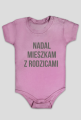 BODY NIEMOWLĘCE ''NADAL MIESZKAM Z RODZICAM'' HIT! IDEALNE NA PREZENT!