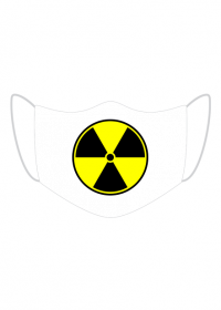 Maseczka ochronna z nadrukiem. Nadruk, grafika: „Zagrożenia toksyczne, radioaktywne”.