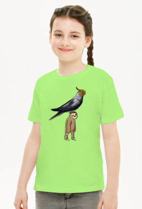 Leniwiec z papugą na głowie