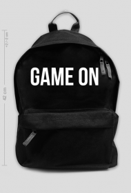 Czarny plecak z napisem "GAME ON"