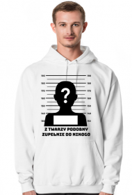 z twarzy podobny zupełnie do nikogo