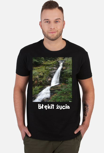 T-shirt męski z nadrukiem wodospadu i napisem "Błękit życia"