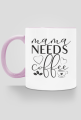 Mama needs coffee - mama potrzebuje kawy - kubek z kolorowym uchem dla mamy