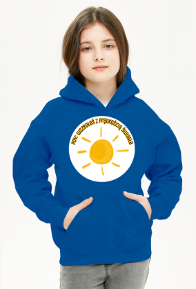 Bluza dziecięca z kapturem i kieszenią oraz z napisem "pov: wszedłeś z prędkością światła"