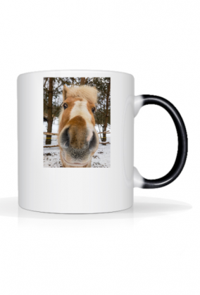 Kubek z koniem i napisem „głowa do góry”