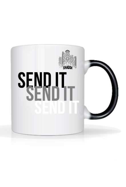 Kubek z napisami "SEND IT"