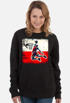 Dynamiczna grafika polskiego koszykarza wykonującego wsad na tle flagi Polski w stylu graffiti - Bluza Damska Klasyczna