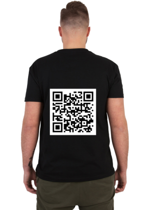 Koszulka z tajemniczym kodem QR